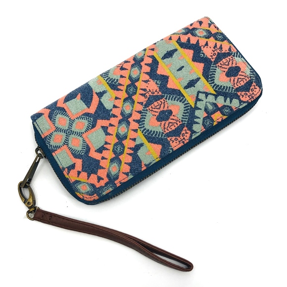 Handbags - 4 for $25 SALE!!!!  Graphic Boho Chic Wallet
